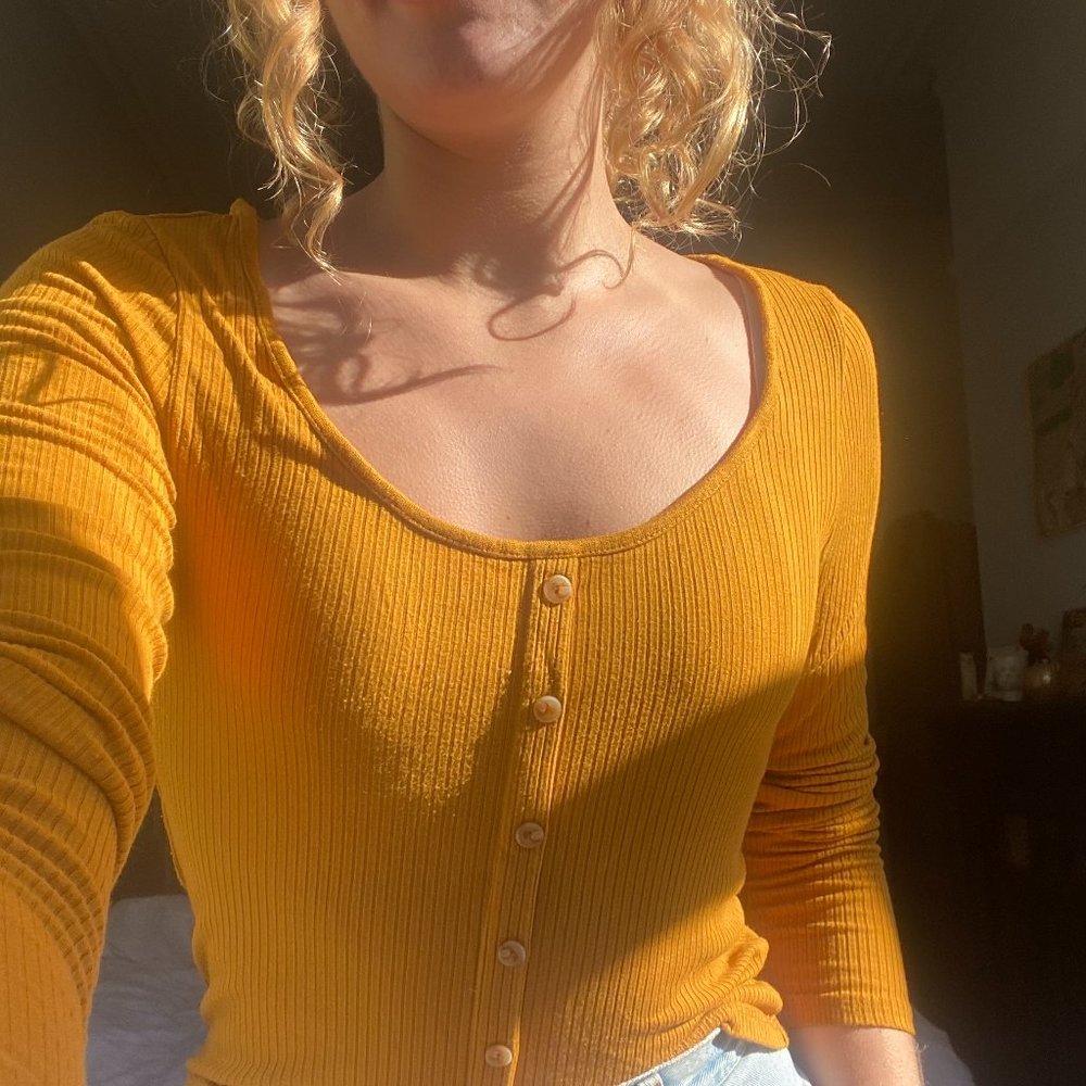 Mustard Yellow Ribbed Long Sleeve Button Tee Size S